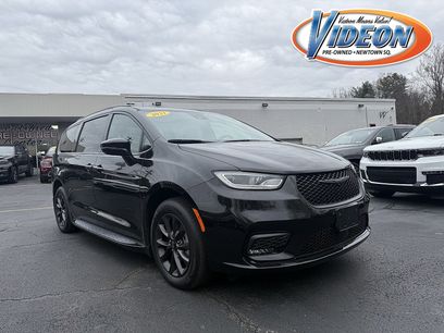 Certified 2021 Chrysler Pacifica Touring-L w/ S Appearance Package