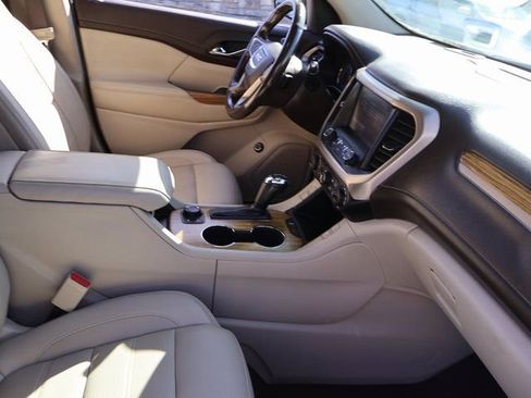 Certified 2019 GMC Acadia Denali w/ Technology Package FWD image 12