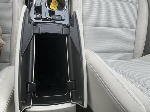 Used 2022 Buick Envision Preferred image 24