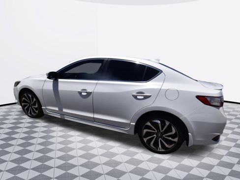 Used 2018 Acura ILX w/ Special Edition Package FWD image 3