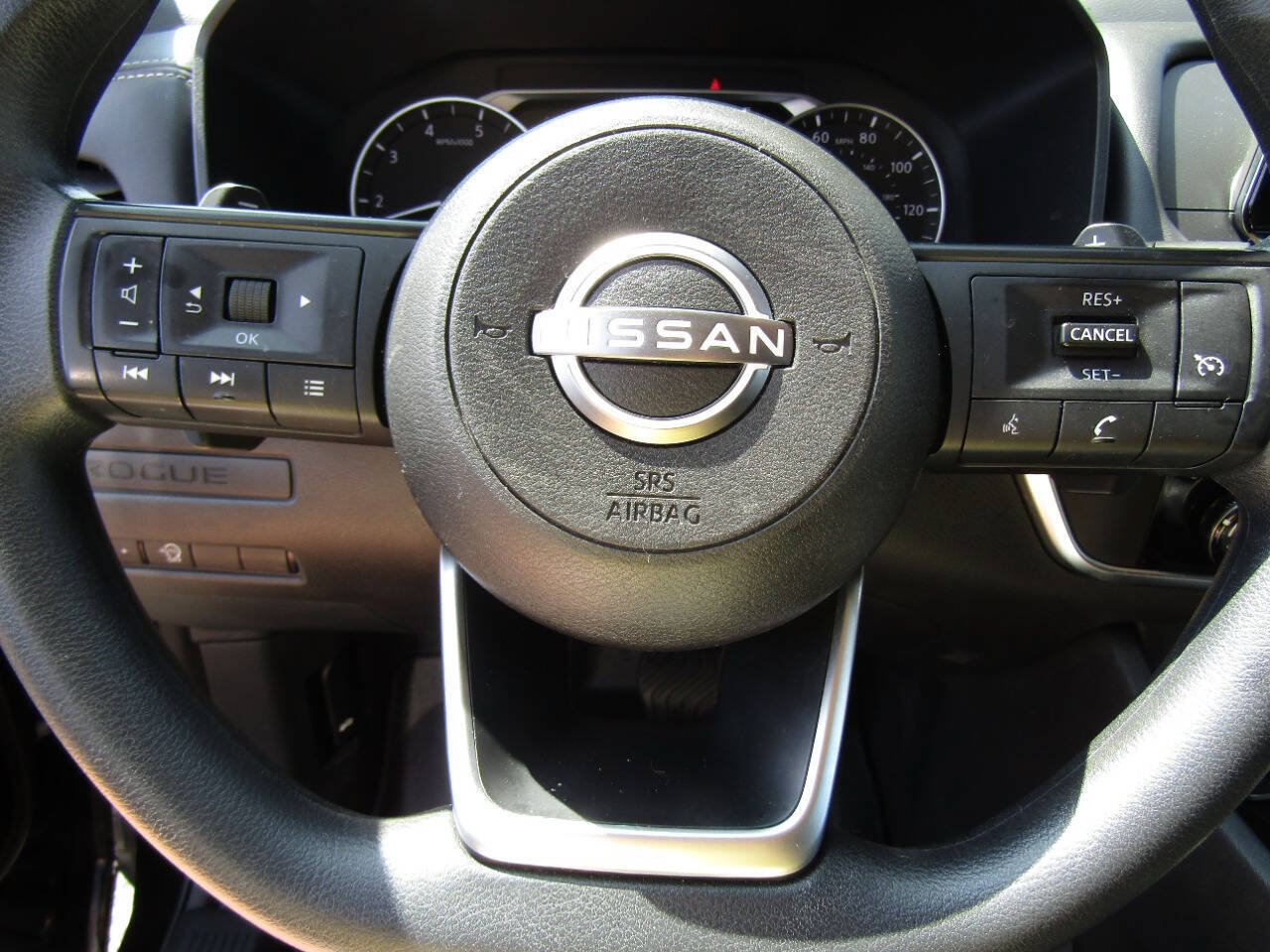 Used 2024 Nissan Rogue S AWD/4WD image 17