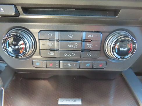 Used 2017 Ford F150 Raptor w/ Equipment Group 802A Luxury AWD/4WD image 35