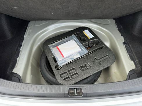 Used 2023 Toyota Corolla LE FWD image 33