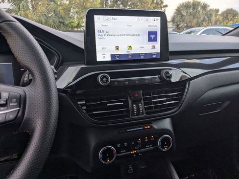 Used 2025 Ford Escape ST-Line image 19