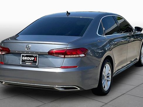 Used 2020 Volkswagen Passat 2.0T SE FWD image 12