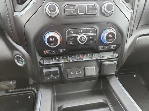 Certified 2022 GMC Sierra 1500 AT4 image 17