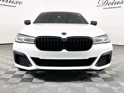 Used 2022 BMW 530e xDrive w/ Premium Package image 2
