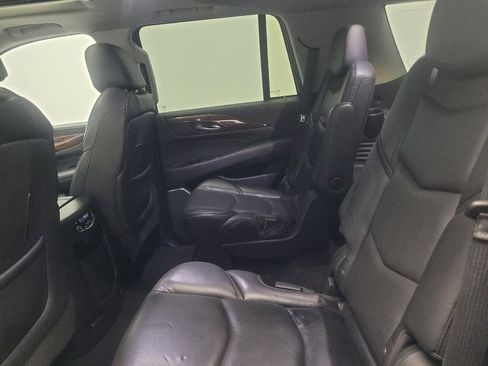 Used 2018 Cadillac Escalade Luxury image 18