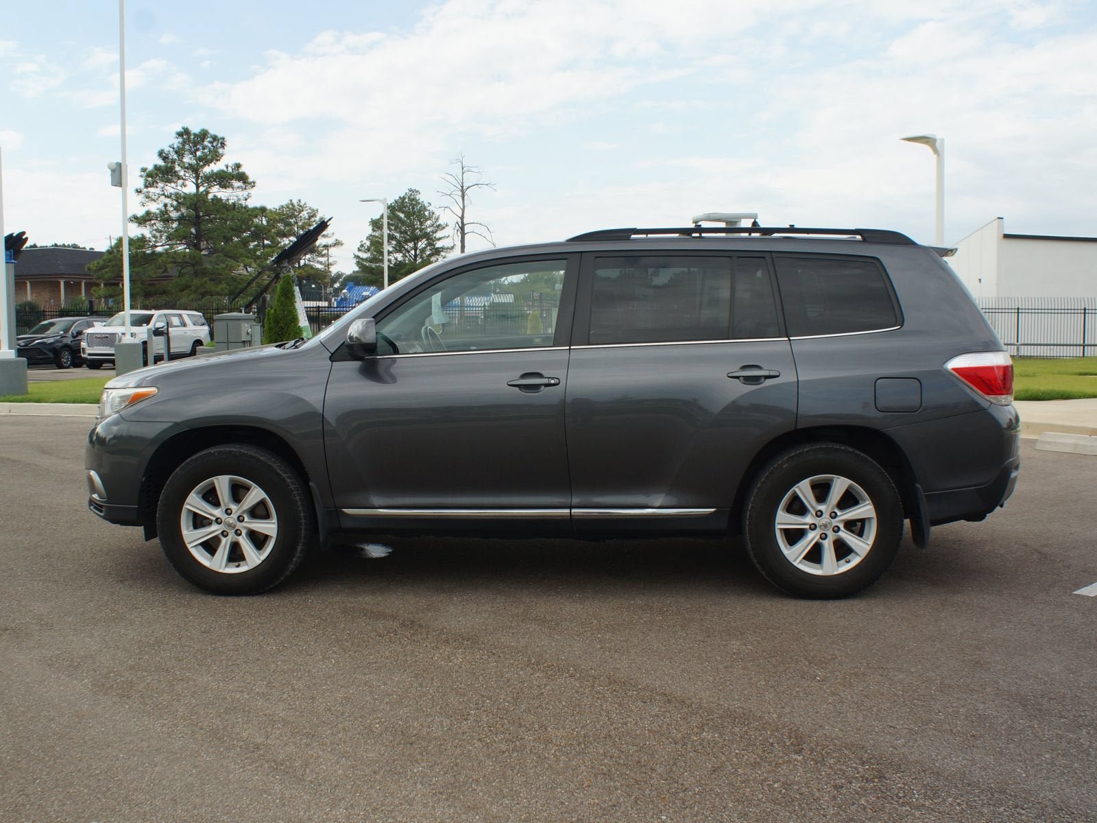 Used 2013 Toyota Highlander SE AWD/4WD image 10