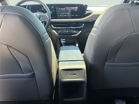 Used 2025 Buick Envista Avenir FWD image 26