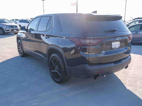 Used 2020 Chevrolet Traverse LS w/ LPO, Black Accent Package FWD image 6