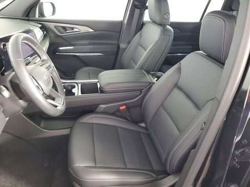 Used 2026 Chevrolet Traverse LT w/ Midnight/Sport Edition FWD image 12