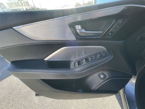 Used 2023 Acura MDX SH-AWD w/ Technology Package image 12