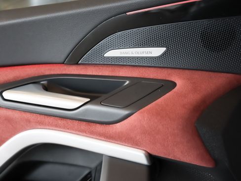 New 2025 Audi SQ5 Prestige image 27