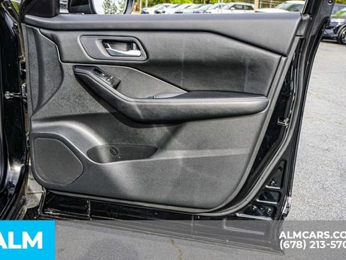 Used 2025 Nissan Rogue SV image 51