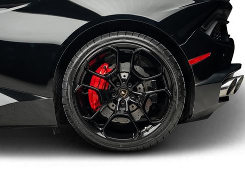 Used 2017 Lamborghini Huracan LP 580-2 RWD image 23