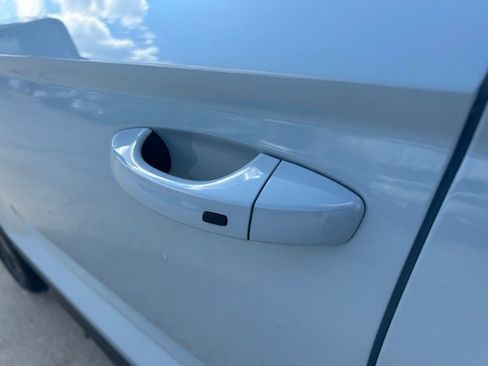 New 2026 Volkswagen Taos SE image 23