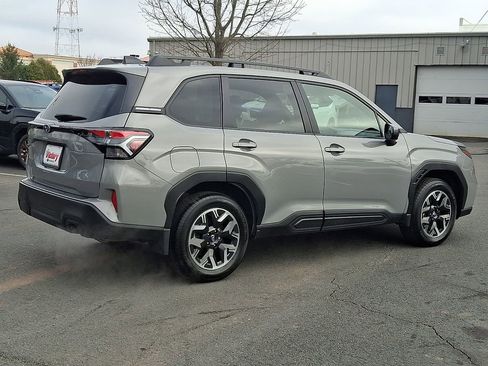 Used 2025 Subaru Forester Premium image 6