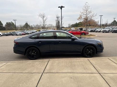 New 2025 Honda Accord SE image 5