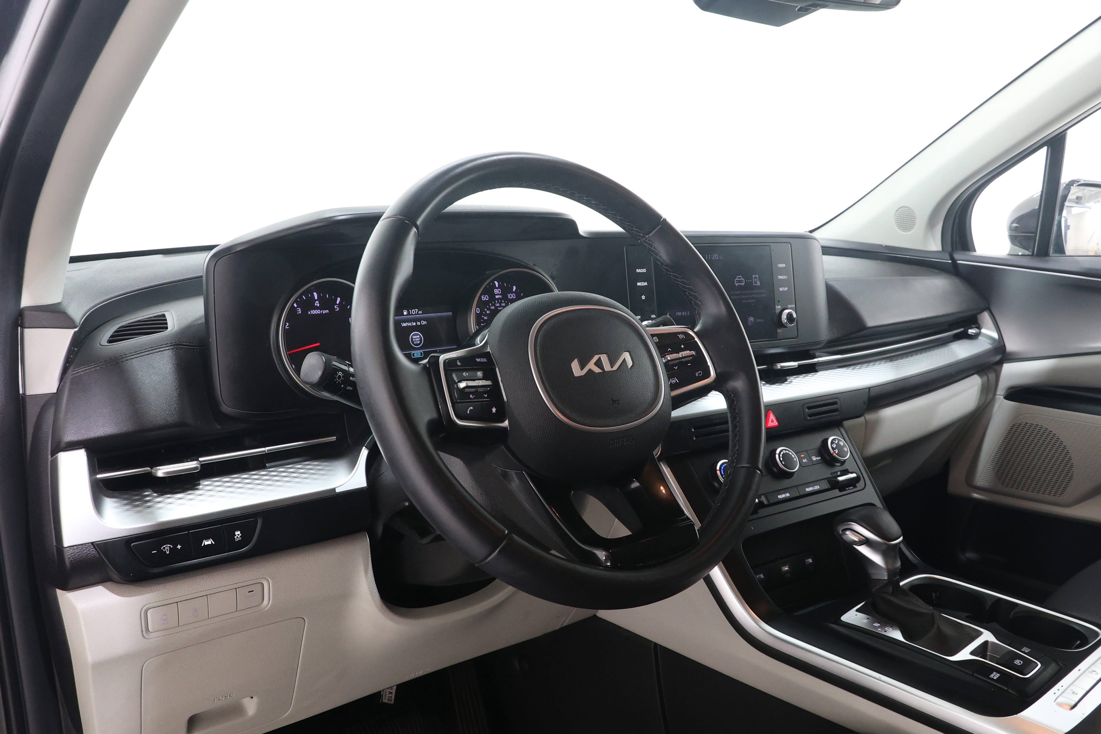 Used 2022 Kia Carnival LX FWD image 15