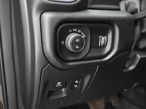 Used 2024 RAM 1500 Big Horn AWD/4WD image 36
