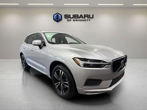 Used 2021 Volvo XC60 T5 Momentum w/ Premium Package image 7