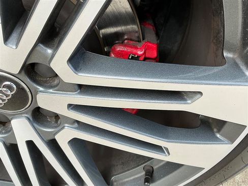 Used 2018 Audi SQ5 Premium Plus w/ S Sport Package image 28