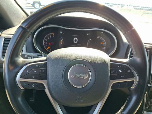 Used 2020 Jeep Grand Cherokee Altitude image 22