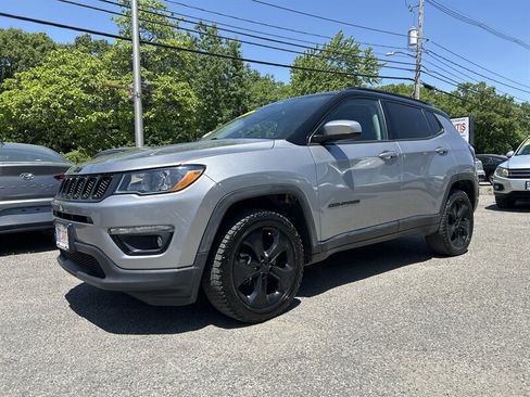 Used 2019 Jeep Compass Latitude AWD/4WD image 1