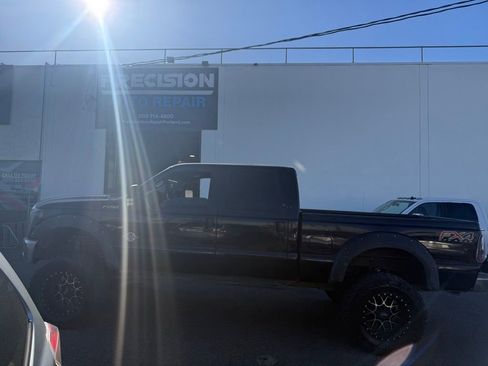 Used 2016 Ford F250 Lariat w/ Chrome Package image 2