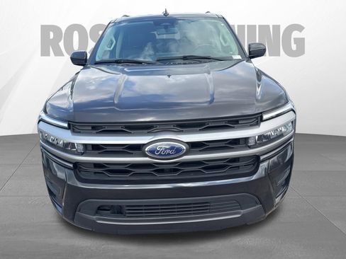 Used 2024 Ford Expedition Max XLT image 2
