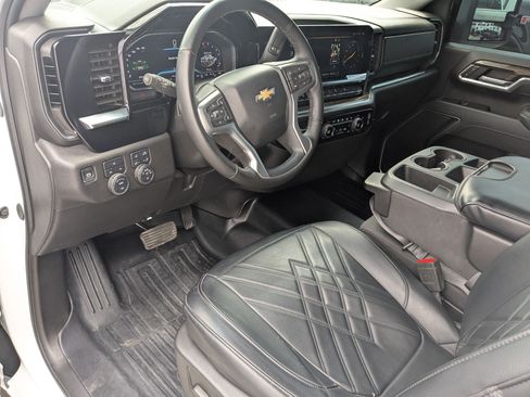 Used 2025 Chevrolet Silverado 3500 LT w/ Z71 Chrome Sport Edition AWD/4WD image 18