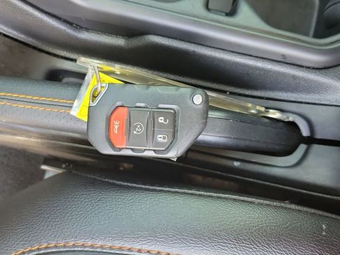 Used 2023 Jeep Gladiator Mojave w/ Cold Weather Group image 35