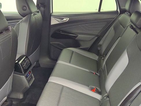Used 2023 Volkswagen ID.4 Pro S Plus image 21