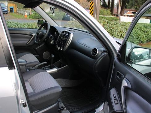 Used 2005 Toyota RAV4 Base 114K MILES image 13