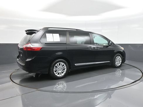 Certified 2017 Toyota Sienna XLE w/ XLE Navigation Package FWD image 7