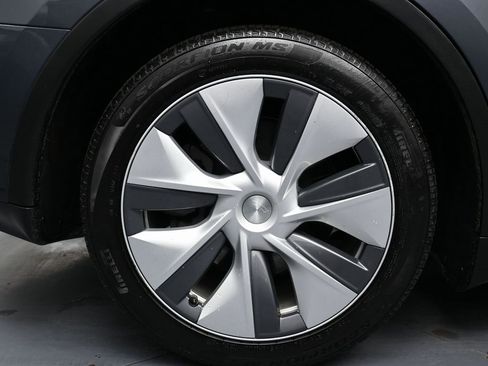 Used 2023 Tesla Model Y Long Range image 10