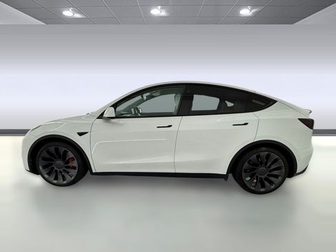 Used 2021 Tesla Model Y Performance AWD/4WD image 2