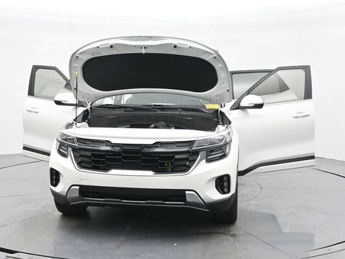 Used 2024 Kia Seltos SX w/ SX Sunroof Package AWD/4WD image 41