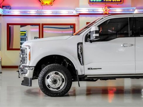 Used 2023 Ford F350 Lariat w/ Lariat Ultimate Package AWD/4WD image 13