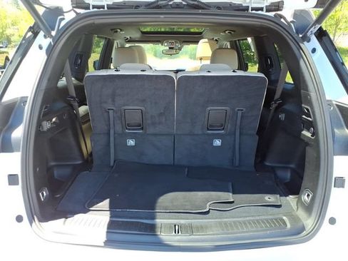 Used 2023 Jeep Grand Cherokee L Limited AWD/4WD image 15