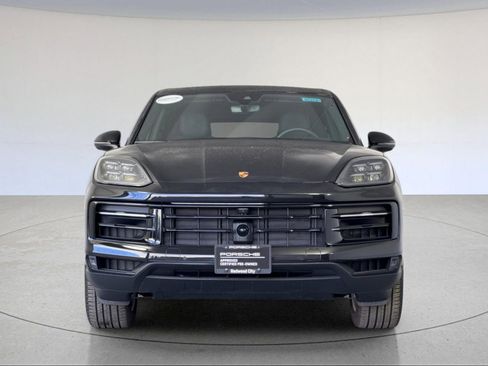 Certified 2025 Porsche Cayenne image 11