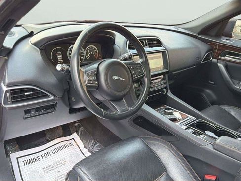 Used 2017 Jaguar F-PACE Prestige AWD/4WD image 17