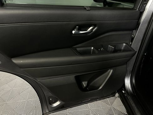 Used 2024 Nissan Pathfinder SL w/ Black Appearance Package image 26