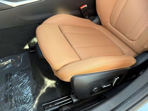 New 2026 BMW 330i Sedan w/ M Sport Package image 17