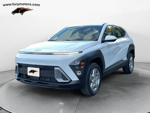Used 2025 Hyundai Kona SE image 7