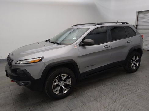 Used 2015 Jeep Cherokee Trailhawk w/ Cold Weather Group AWD/4WD image 2