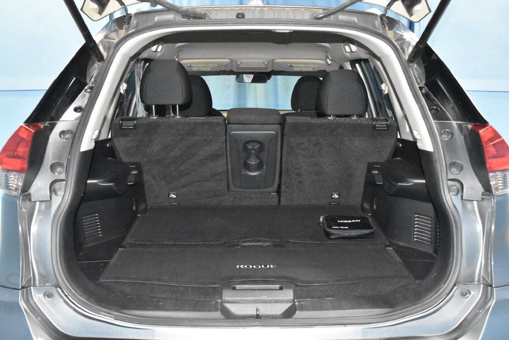 Used 2019 Nissan Rogue SV FWD image 27