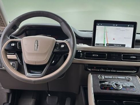 Used 2022 Lincoln Aviator Reserve w/ Equipment Group 201A image 9