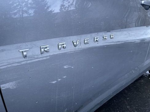 Used 2020 Chevrolet Traverse LT image 30